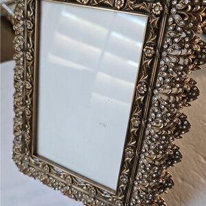 Elegant Gold Picture Frame Berebi